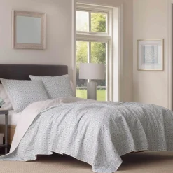 Shop WPH Southern Tide Emerald Isle Quilt Blue