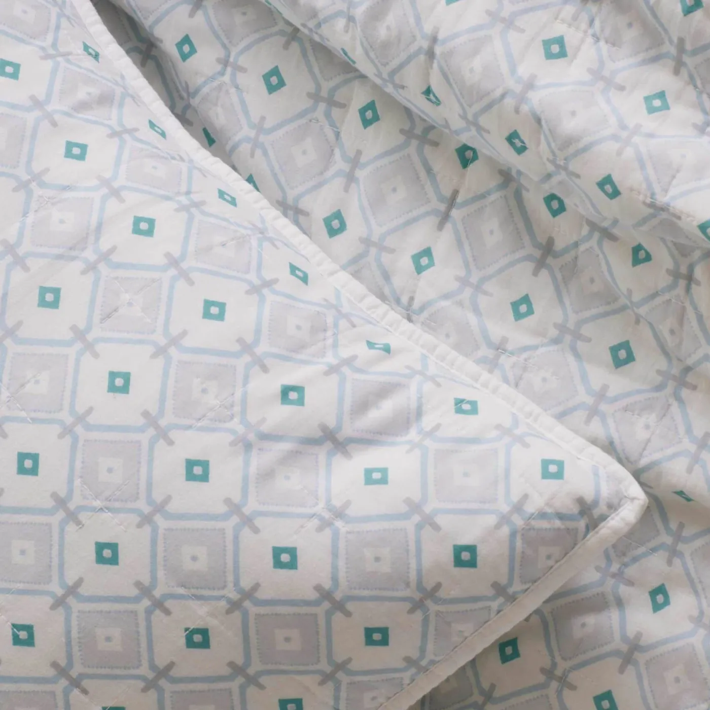 Shop WPH Southern Tide Emerald Isle Quilt Blue